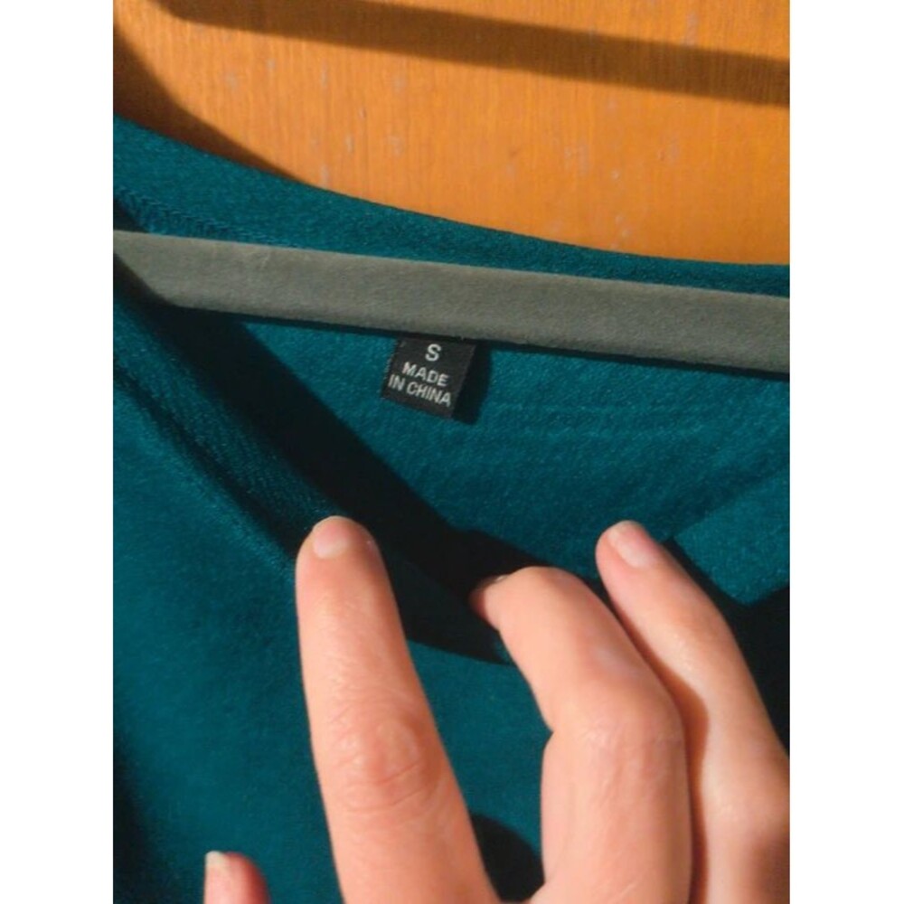 It has pockets - Picture 2 of 5